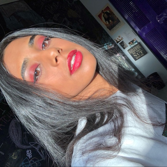 Meet your Posher, Jade - Picture 2 of 5